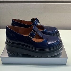 Chie Mihara Navy women’s shinny leather Patent Platform T-Strap Loafers